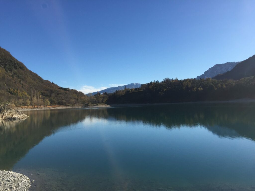 Lago di Tenno dalla sponda nord