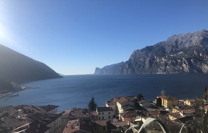 Panorama verso il lago di Garda dal Belvedere di Torbole